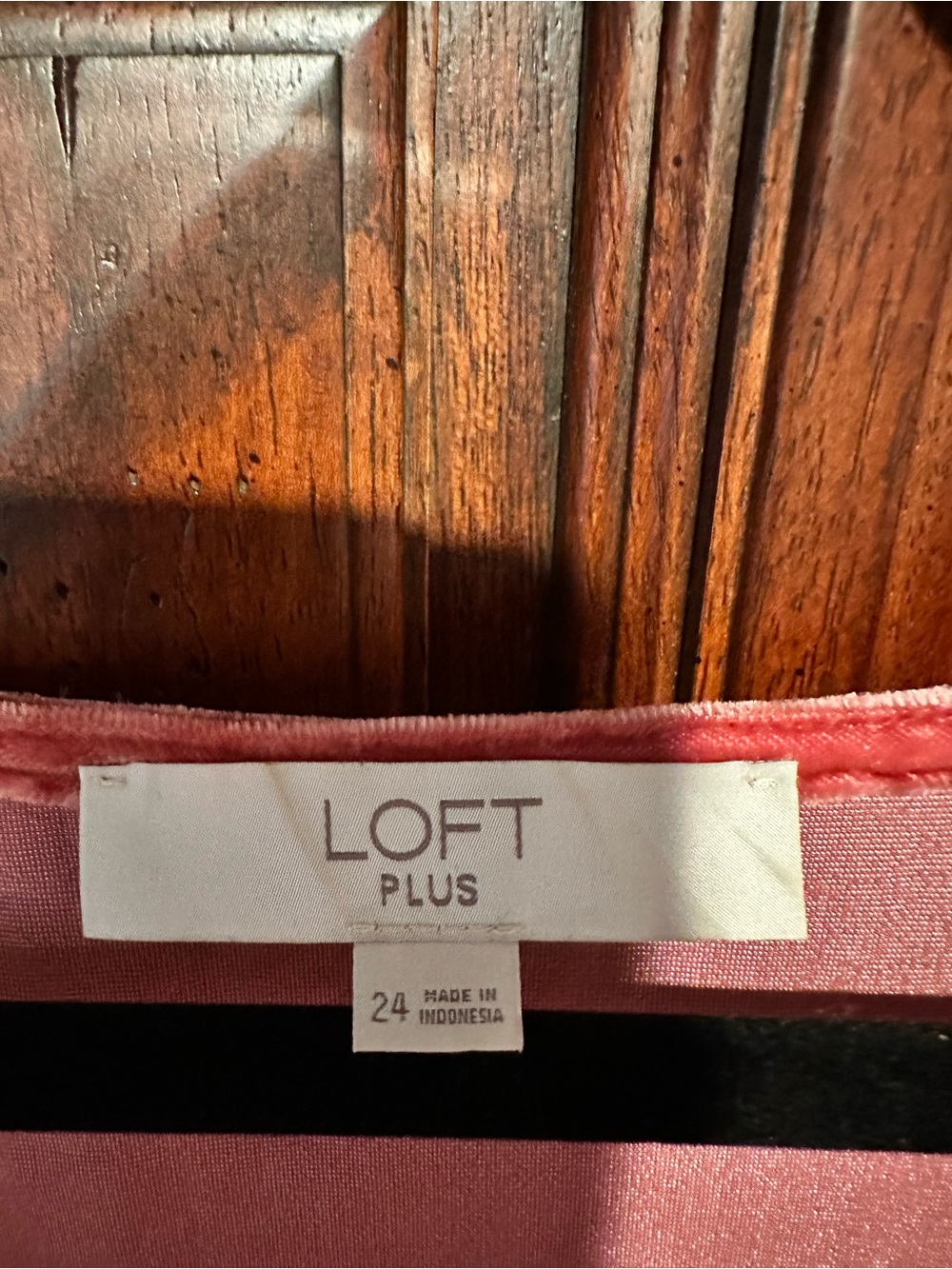 24 LOFT Pink Salmon Crushed Velvet V-Neck Elastic Puff Sleeve Top NOT STRETCHY - Picture 3 of 8